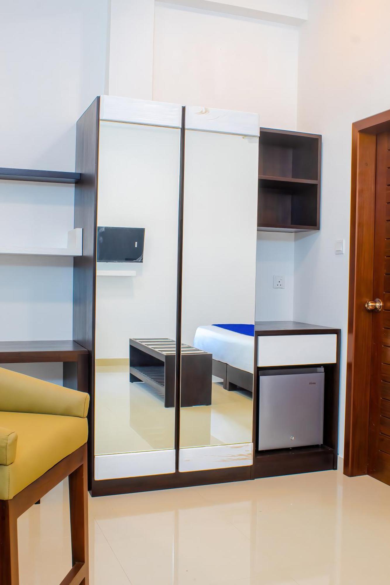 Ceylanro Transit Villa Negombo Bagian luar foto